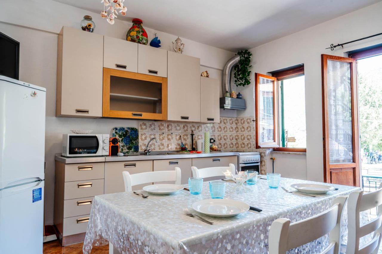 Villa Turri House--- Wifi -Garden-Parking -Balcony à Recco Extérieur photo