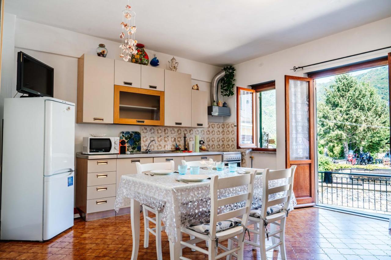 Villa Turri House--- Wifi -Garden-Parking -Balcony à Recco Extérieur photo
